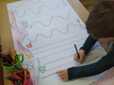 Podzim si koupil malovánky, pastelky a barvičky