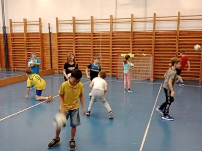 Trenéři do škol v hodinách tělocviku