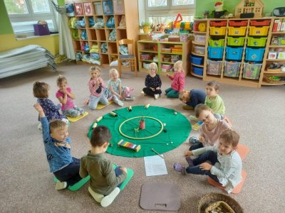 hudební nástroj byl v tomto případě prostředek k vyprávění příběhu podobně jako slova