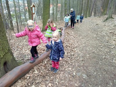 … která byla místo sportování v tělocvičně…