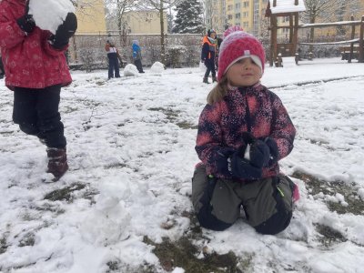 Hurá sníh ,,Jedem na saních"