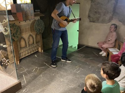 S človíčkem do minulosti 4