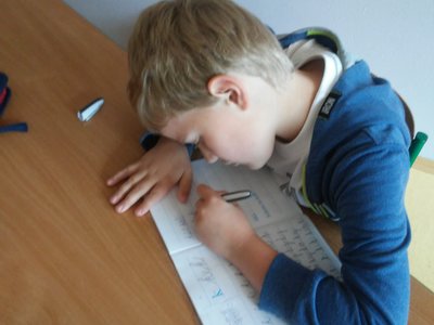 Už píšeme perem